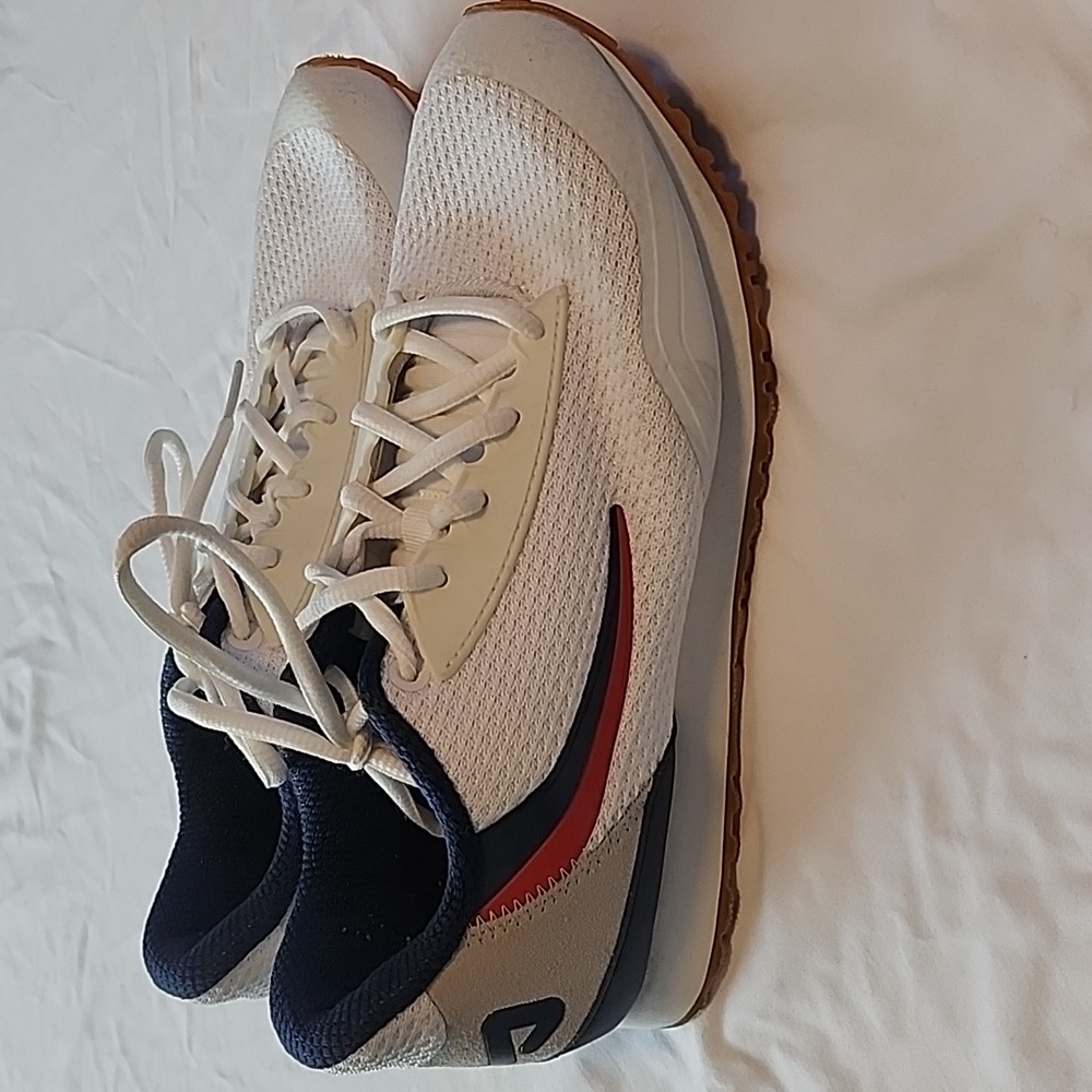 Fila Women's Size 9 Running Shoes White with Navy Blue and Red Accents